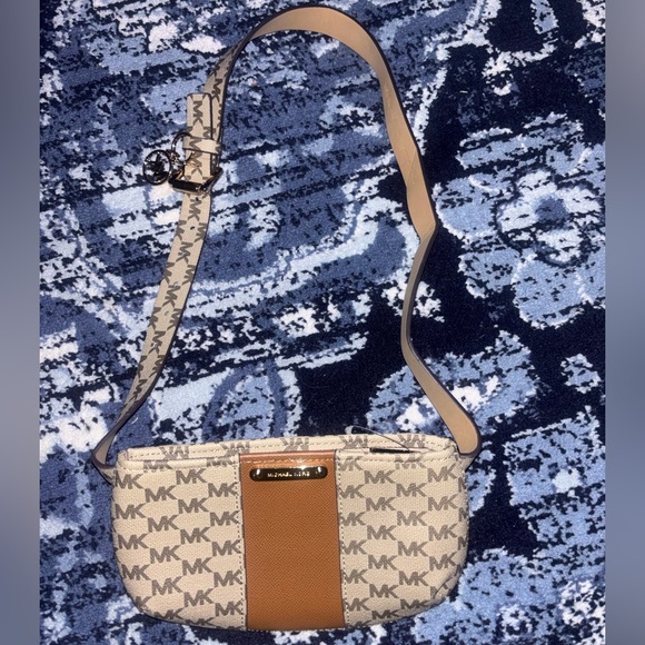 Michael Kors Beige and Brown Fanny pack bag - Picture 1 of 5